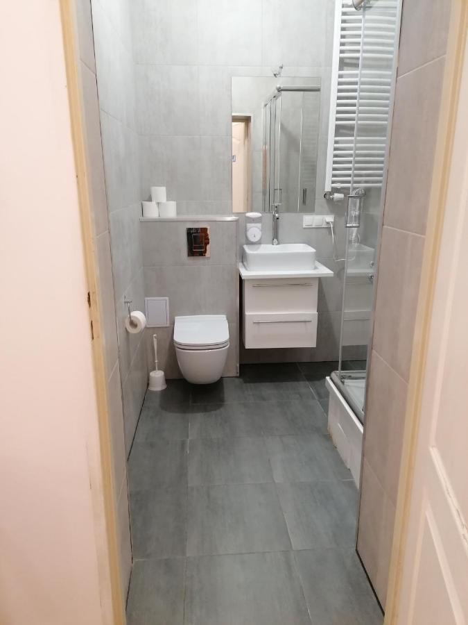 Hostel Tulip - Pokoj 7 Ze Wspolna Lazienka I Kuchnia Szczecin Bagian luar foto