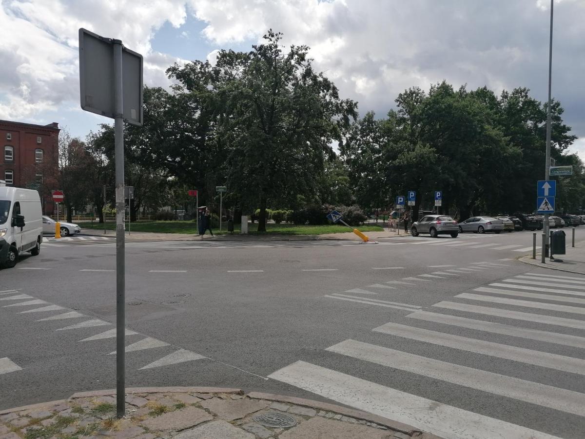 Hostel Tulip - Pokoj 7 Ze Wspolna Lazienka I Kuchnia Szczecin Bagian luar foto