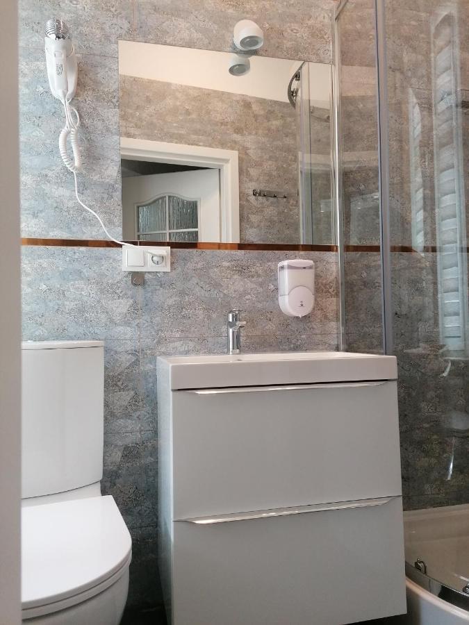 Hostel Tulip - Pokoj 7 Ze Wspolna Lazienka I Kuchnia Szczecin Bagian luar foto